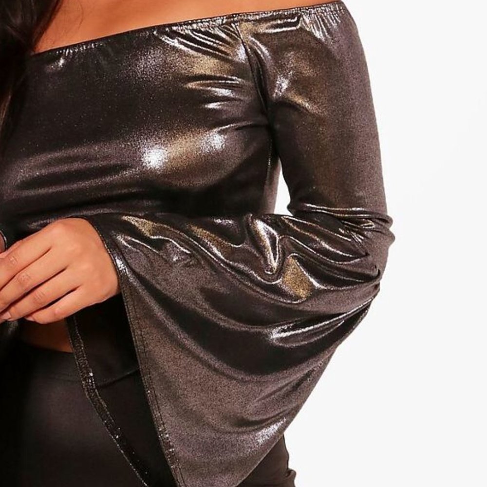 Boohoo Polly Metallic Flare Sleeve Bardot Crop Silver Size US 6 NWT